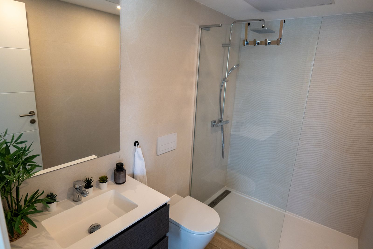 2 Bed Apartment for sale in Estepona Costa Del Sol, Málaga, Spain