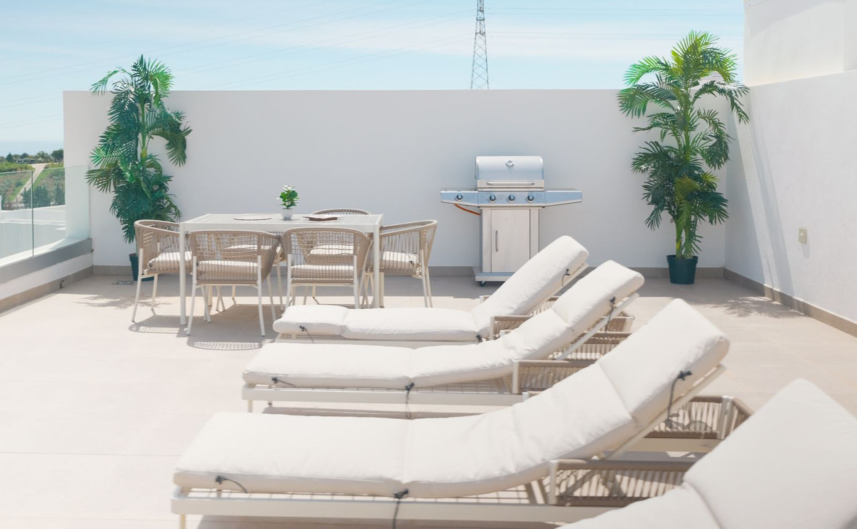 2 Bed Apartment for sale in Estepona Costa Del Sol, Málaga, Spain