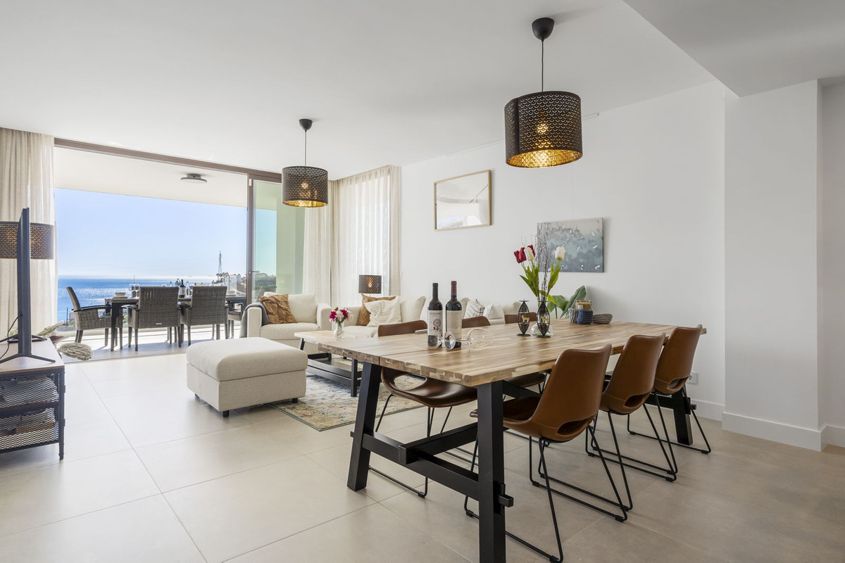 3 Bed Apartment for sale in Fuengirola Costa Del Sol, Málaga, Spain