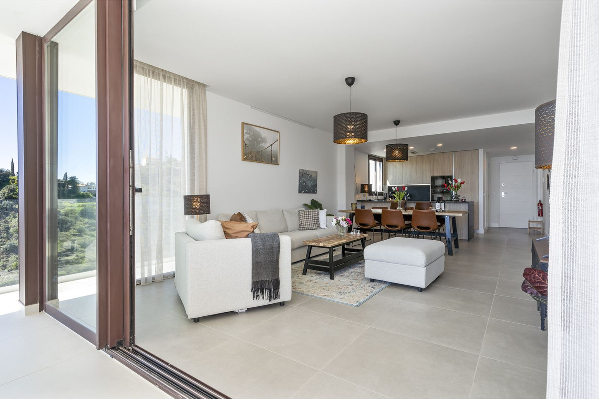 3 Bed Apartment for sale in Fuengirola Costa Del Sol, Málaga, Spain