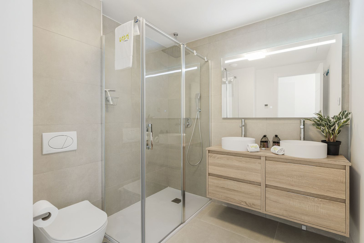 3 Bed Apartment for sale in Fuengirola Costa Del Sol, Málaga, Spain