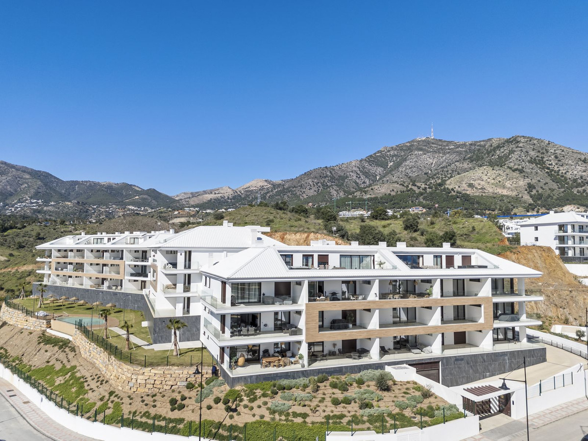 3 Bed Apartment for sale in Fuengirola Costa Del Sol, Málaga, Spain
