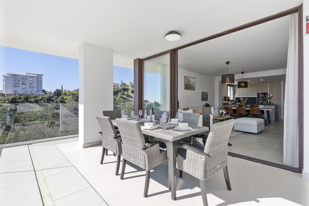 3 Bed Apartment for sale in Fuengirola Costa Del Sol, Málaga, Spain