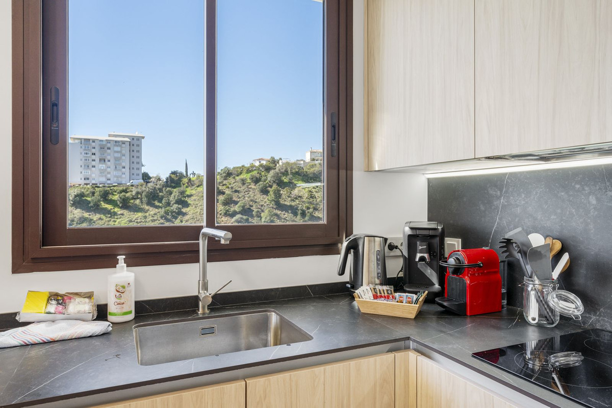 3 Bed Apartment for sale in Fuengirola Costa Del Sol, Málaga, Spain