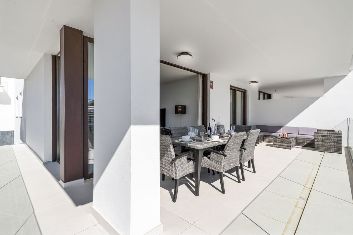 3 Bed Apartment for sale in Fuengirola Costa Del Sol, Málaga, Spain