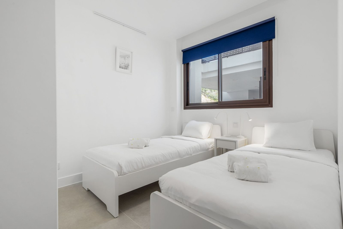 3 Bed Apartment for sale in Fuengirola Costa Del Sol, Málaga, Spain