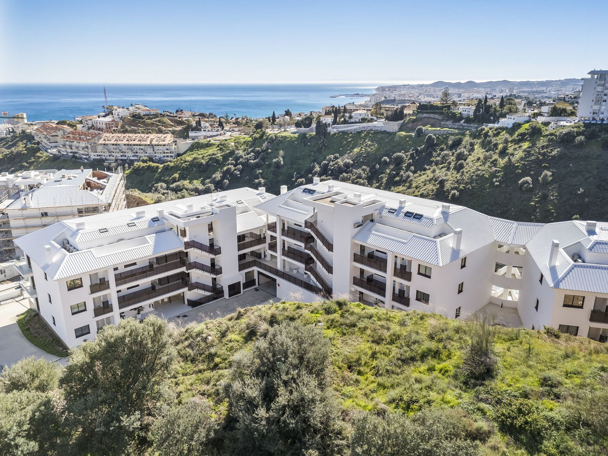 3 Bed Apartment for sale in Fuengirola Costa Del Sol, Málaga, Spain