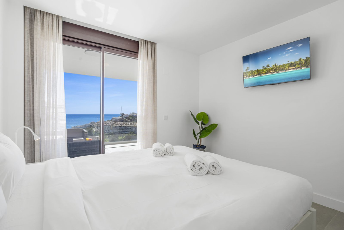3 Bed Apartment for sale in Fuengirola Costa Del Sol, Málaga, Spain