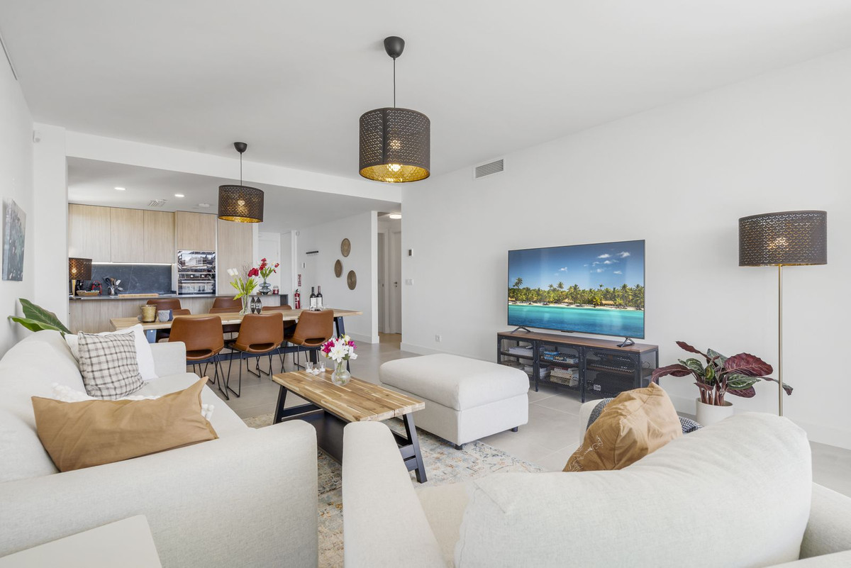3 Bed Apartment for sale in Fuengirola Costa Del Sol, Málaga, Spain