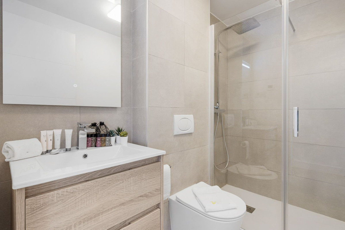 3 Bed Apartment for sale in Fuengirola Costa Del Sol, Málaga, Spain