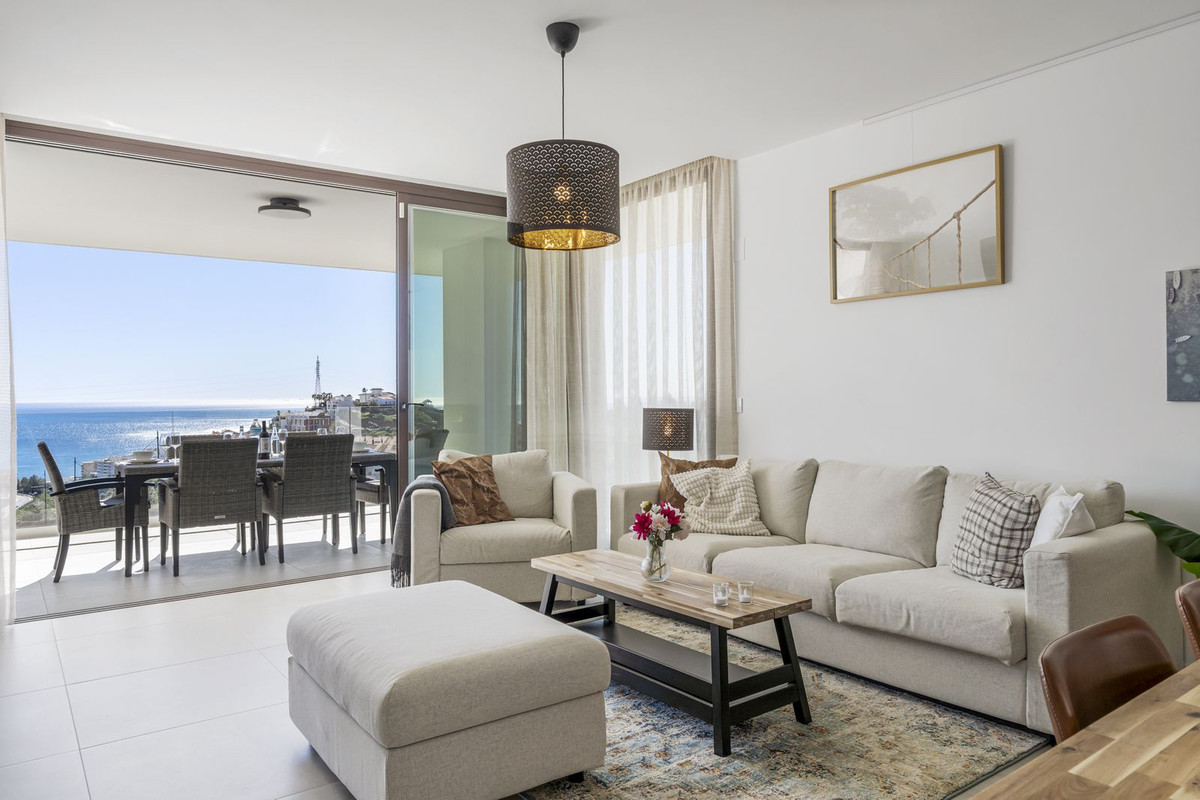 3 Bed Apartment for sale in Fuengirola Costa Del Sol, Málaga, Spain