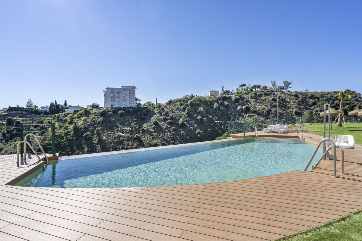 3 Bed Apartment for sale in Fuengirola Costa Del Sol, Málaga, Spain