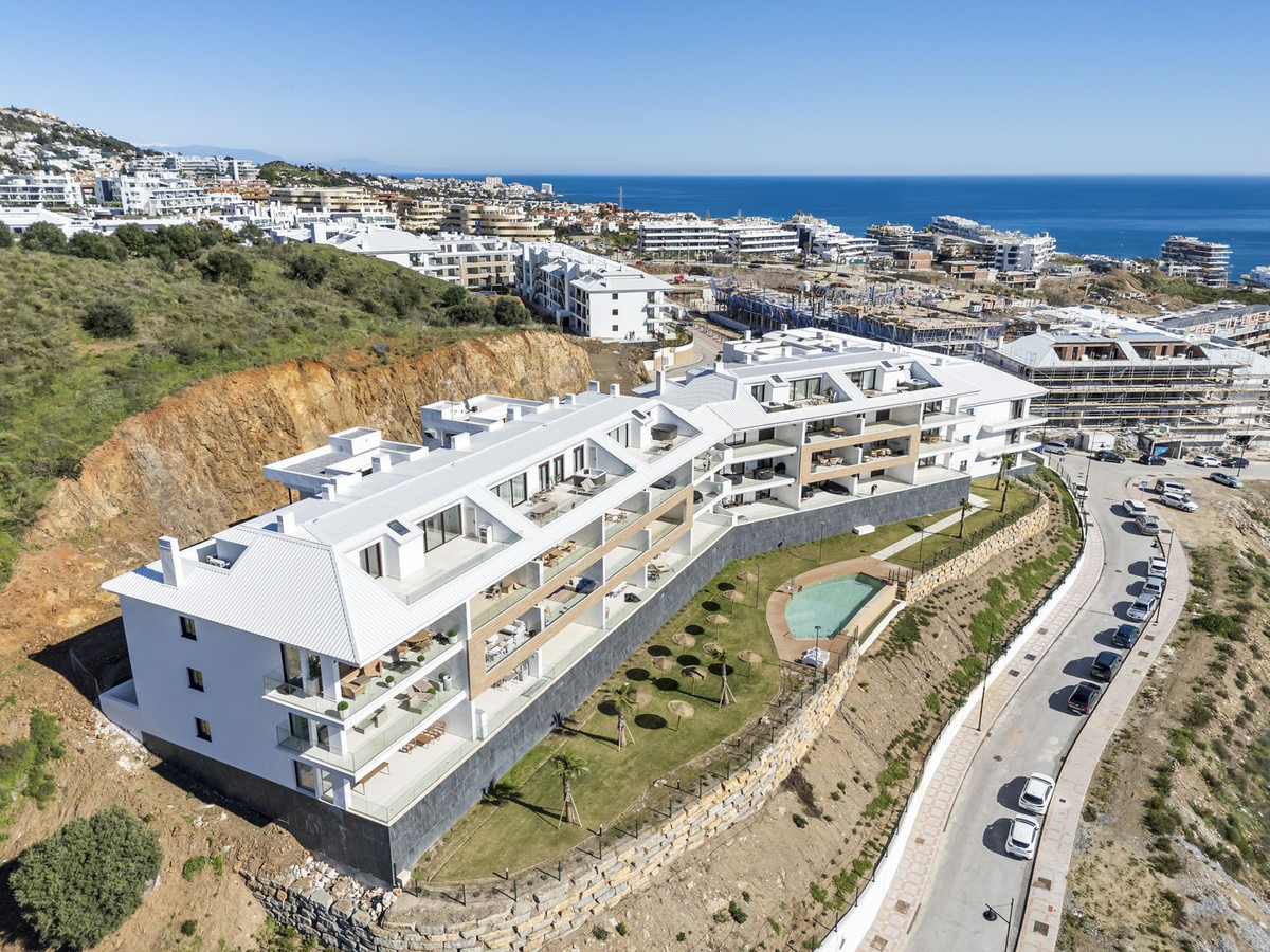 3 Bed Apartment for sale in Fuengirola Costa Del Sol, Málaga, Spain