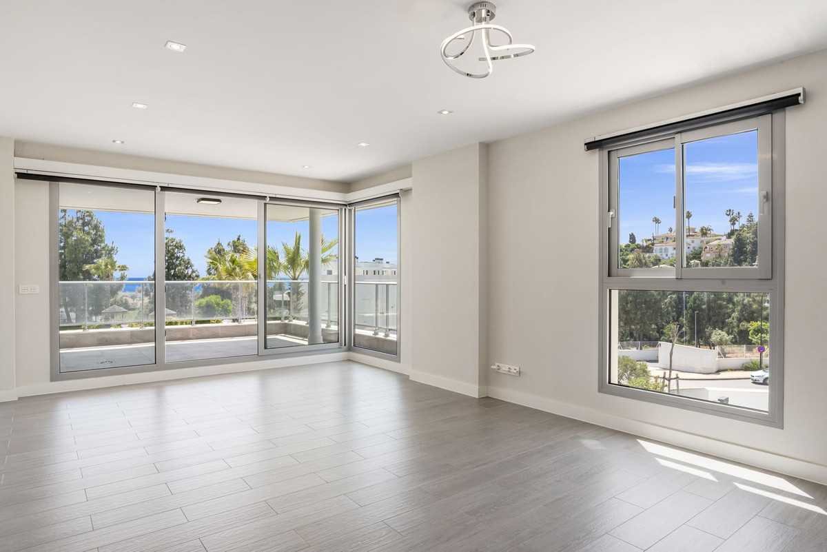 3 Bed Apartment for sale in El Chaparral Costa Del Sol, Málaga, Spain