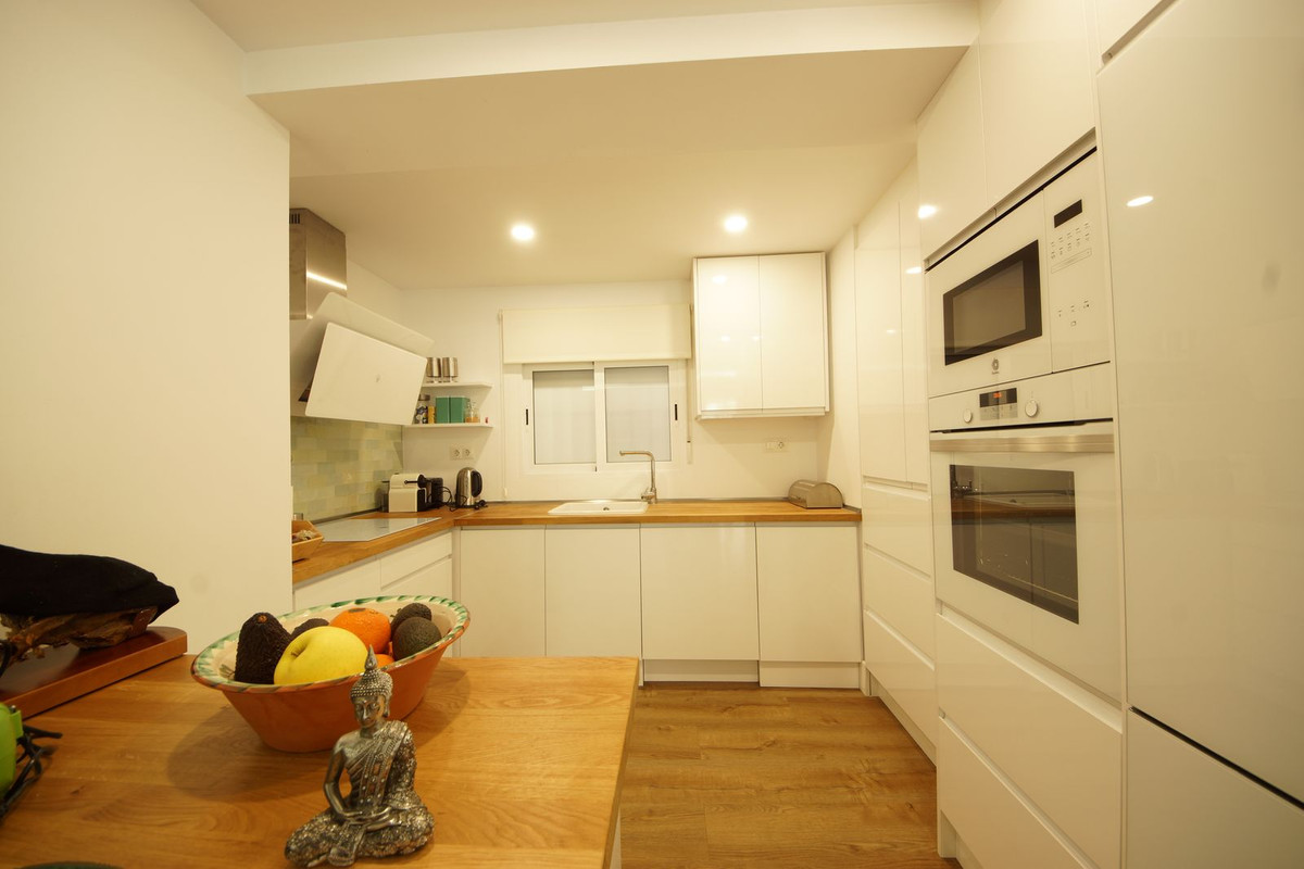 2 Bed Apartment for sale in San Pedro De Alcántara Costa Del Sol, Málaga, Spain
