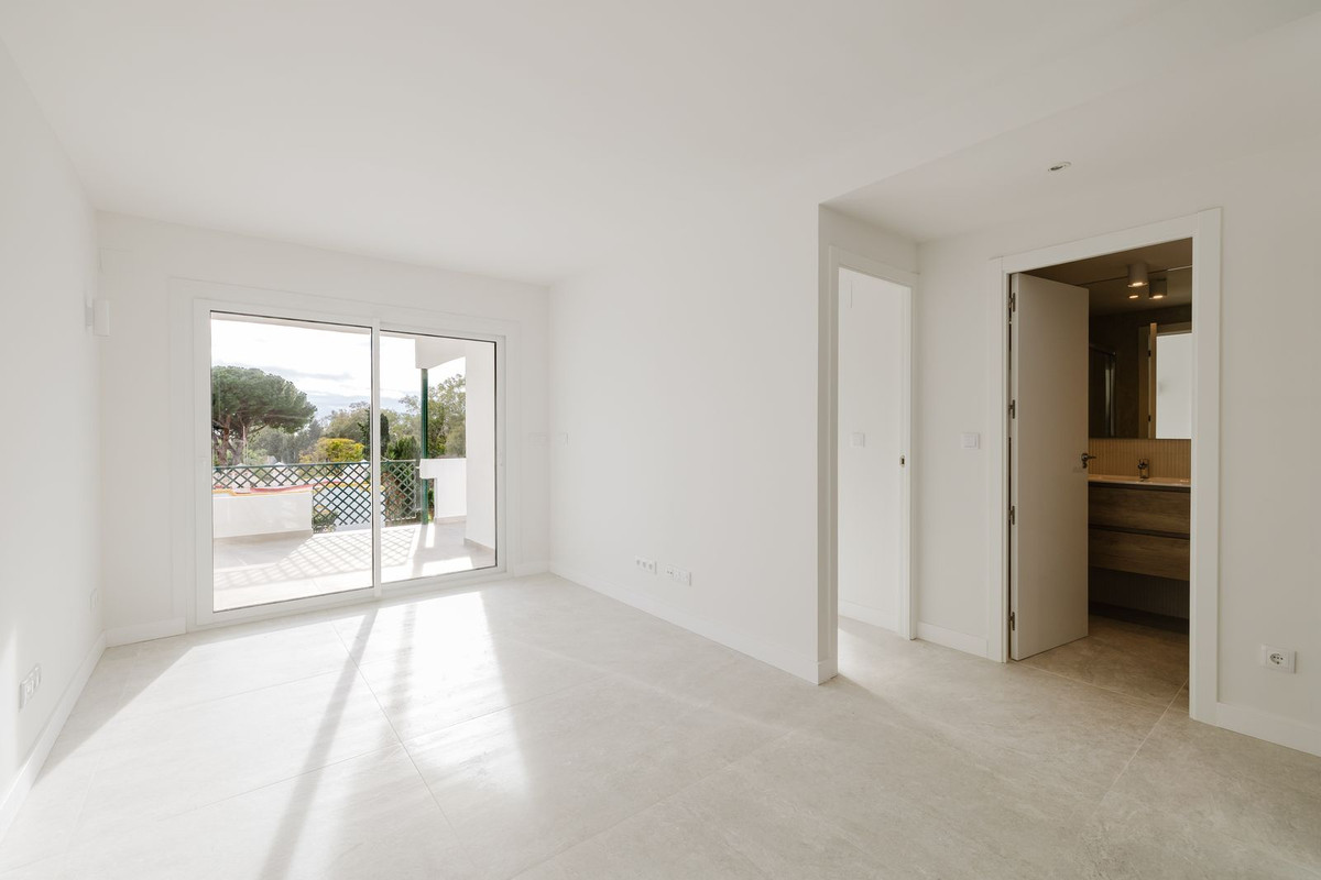 2 Bed Apartment for sale in Artola Costa Del Sol, Málaga, Spain