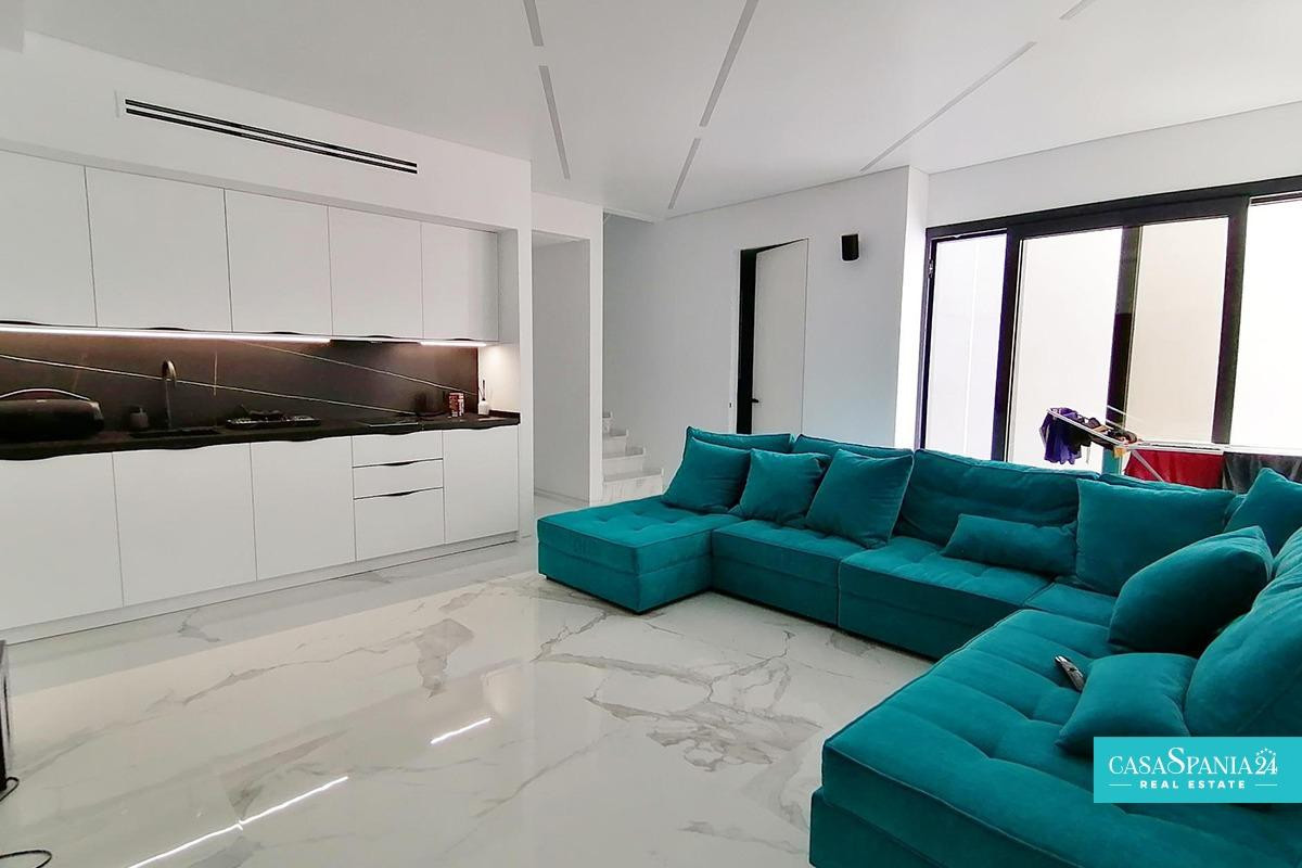 4 Bed Townhouse for sale in Benidorm Costa Blanca, Alicante, Spain