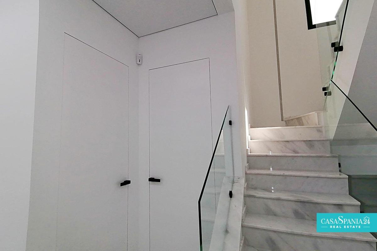 4 Bed Townhouse for sale in Benidorm Costa Blanca, Alicante, Spain
