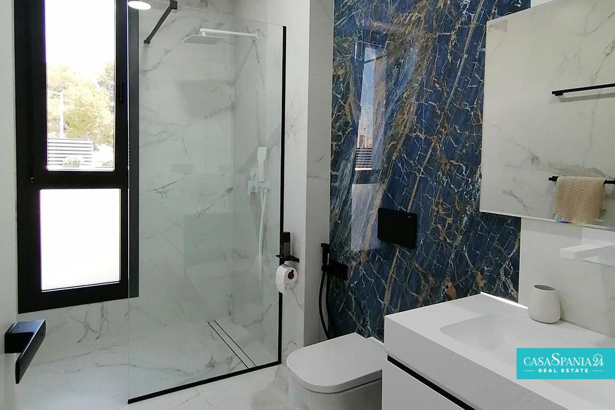 4 Bed Townhouse for sale in Benidorm Costa Blanca, Alicante, Spain
