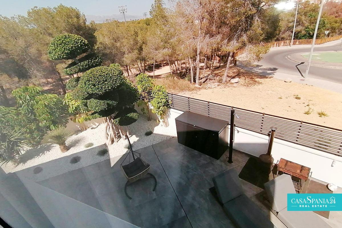 4 Bed Townhouse for sale in Benidorm Costa Blanca, Alicante, Spain