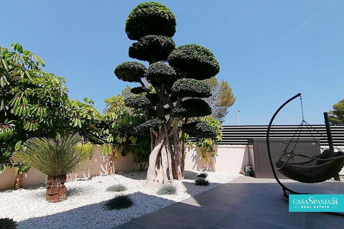 4 Bed Townhouse for sale in Benidorm Costa Blanca, Alicante, Spain