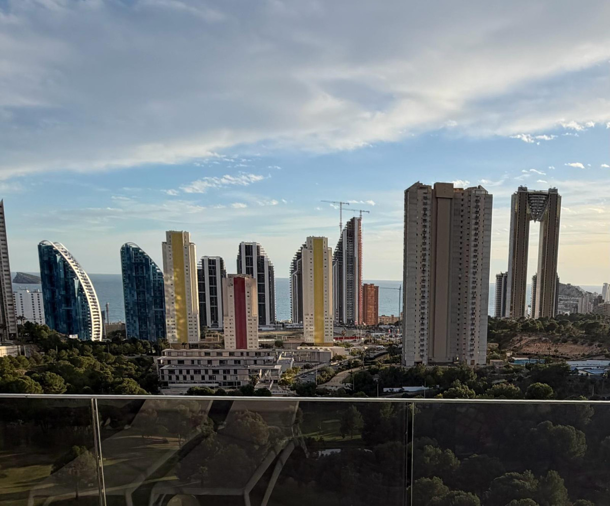 Se vende Apartamento Planta Media de 3 dormitorios en Costa Blanca, Alicante, España