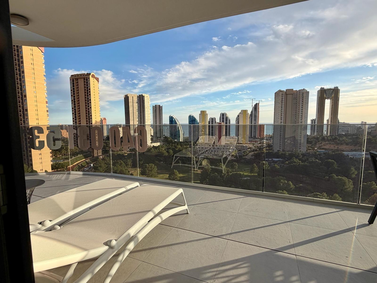 Se vende Apartamento Planta Media de 3 dormitorios en Costa Blanca, Alicante, España