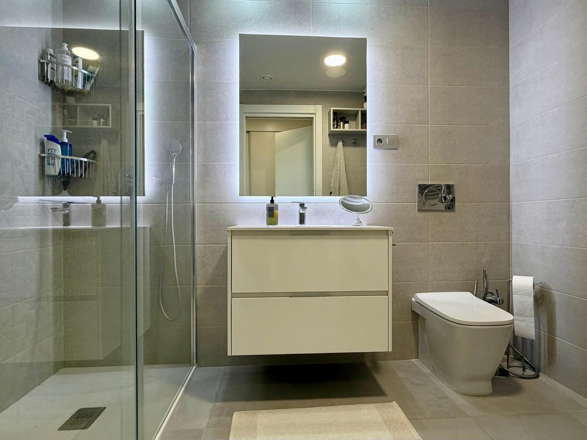Se vende Apartamento Planta Media de 3 dormitorios en Costa Blanca, Alicante, España