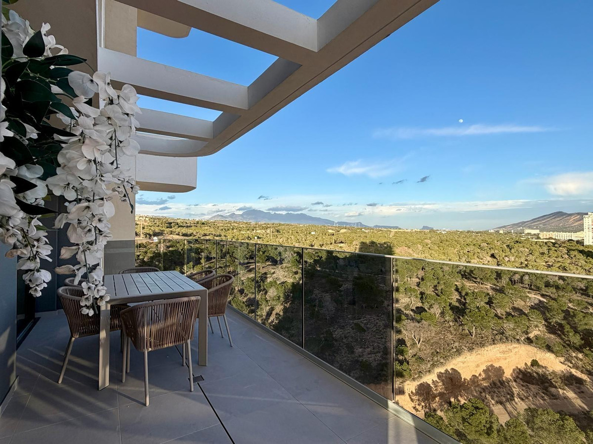 Se vende Apartamento Planta Media de 3 dormitorios en Costa Blanca, Alicante, España