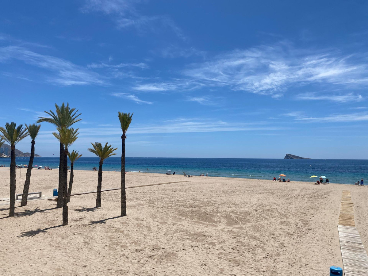 Se vende Apartamento Planta Media de 3 dormitorios en Costa Blanca, Alicante, España