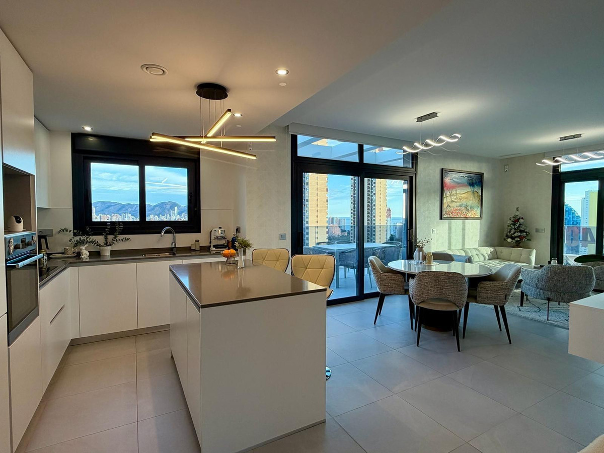 Se vende Apartamento Planta Media de 3 dormitorios en Costa Blanca, Alicante, España