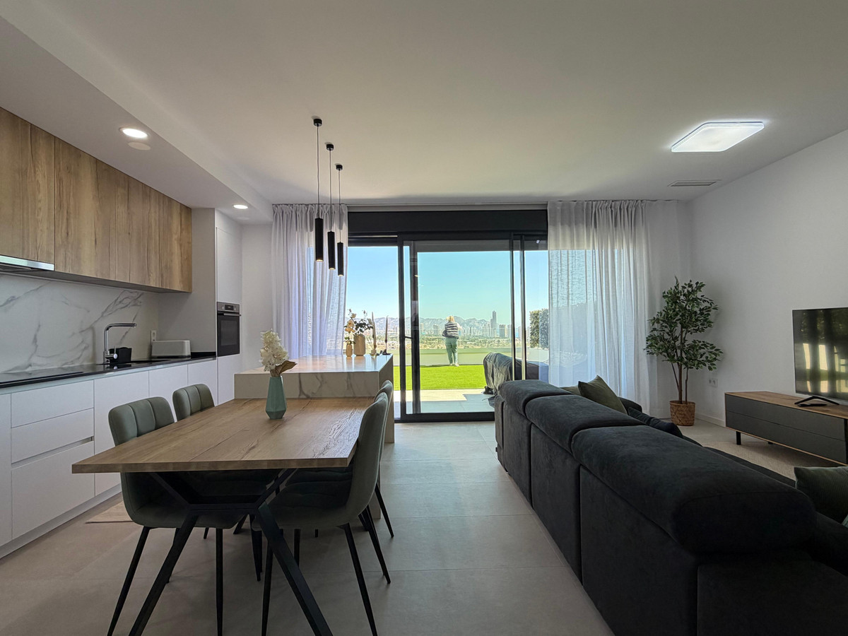 Se vende Apartamento Planta Media de 2 dormitorios en Costa Blanca, Alicante, España