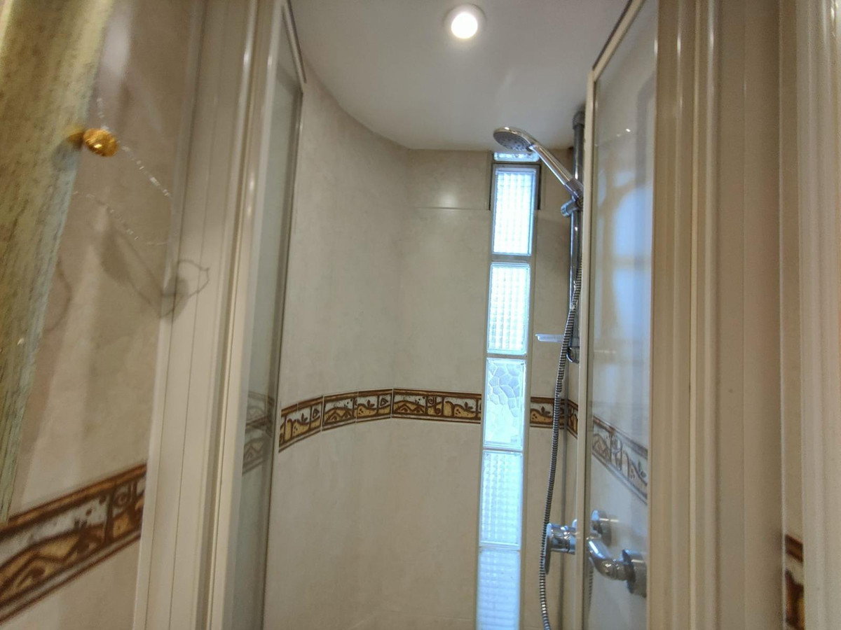 Se vende Apartamento Planta Media de 3 dormitorios en Costa Blanca, Alicante, España