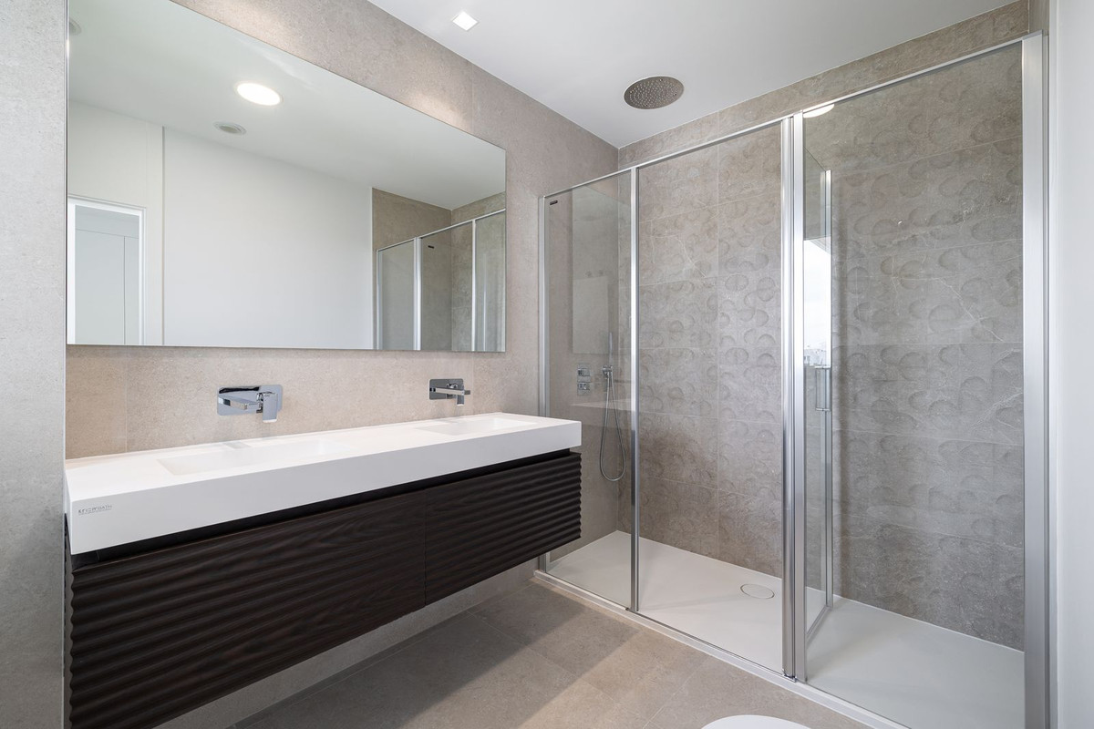 3 Bed Apartment for sale in Santa Clara Costa Del Sol, Málaga, Spain