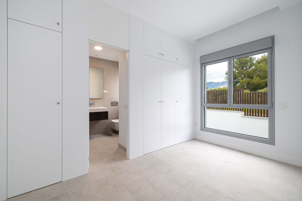3 Bed Apartment for sale in Santa Clara Costa Del Sol, Málaga, Spain