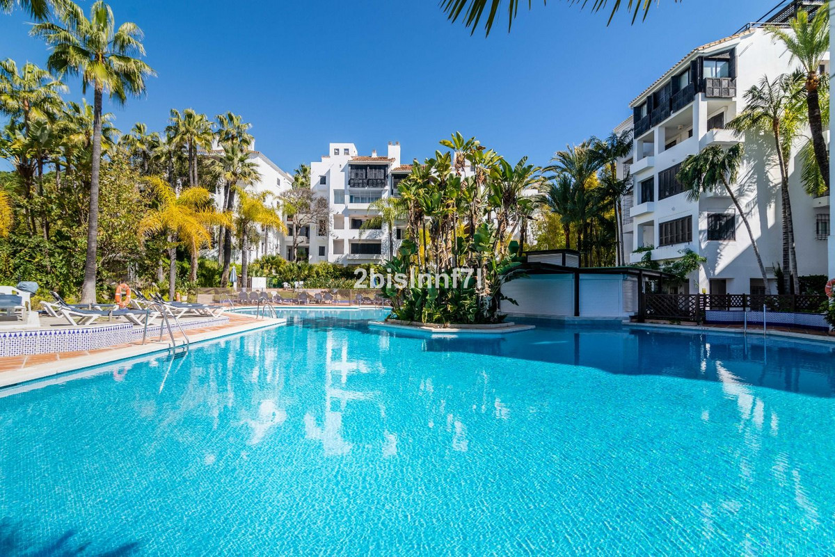 3 Bed Apartment for sale in Elviria Costa Del Sol, Málaga, Spain