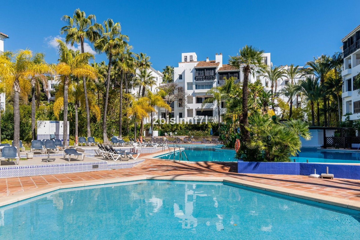 3 Bed Apartment for sale in Elviria Costa Del Sol, Málaga, Spain