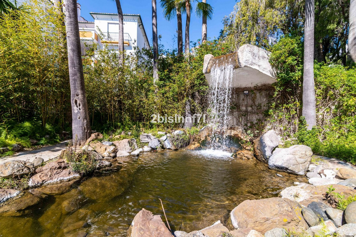 3 Bed Apartment for sale in Elviria Costa Del Sol, Málaga, Spain