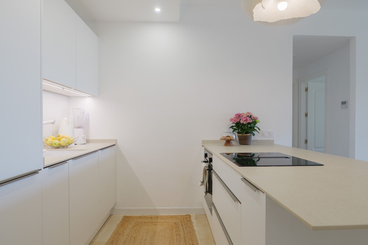 Se vende Apartamento Planta Media de 2 dormitorios en Costa Del Sol, Málaga, España