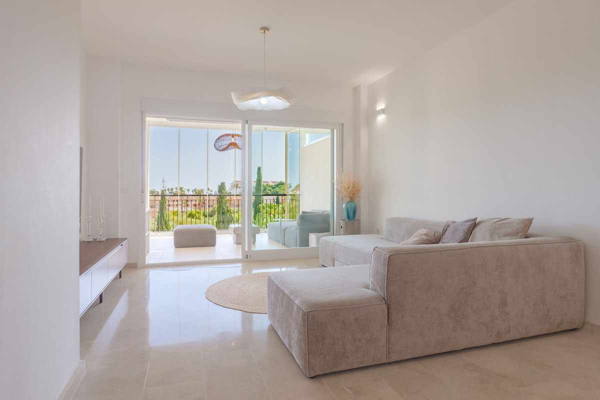 Se vende Apartamento Planta Media de 2 dormitorios en Costa Del Sol, Málaga, España