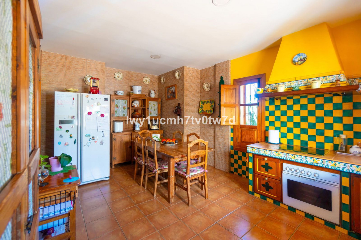 4 Bed Townhouse for sale in Torremolinos Costa Del Sol, Málaga, Spain