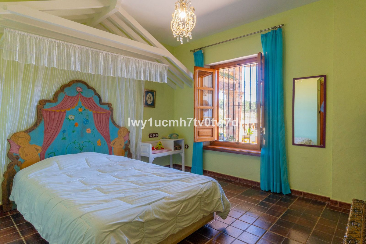 4 Bed Townhouse for sale in Torremolinos Costa Del Sol, Málaga, Spain