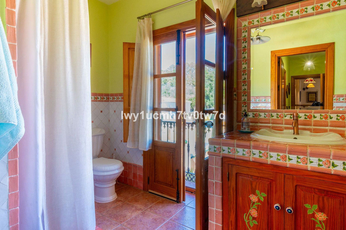 4 Bed Townhouse for sale in Torremolinos Costa Del Sol, Málaga, Spain
