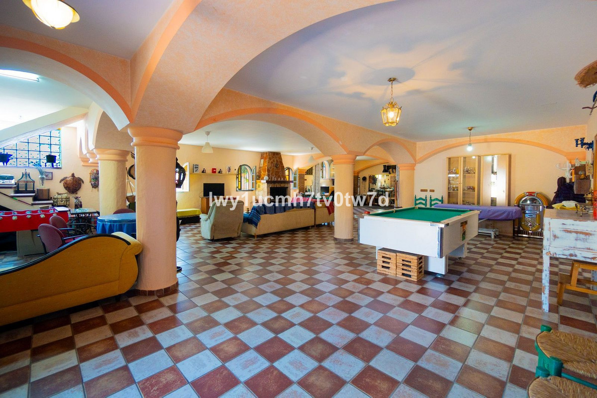 4 Bed Townhouse for sale in Torremolinos Costa Del Sol, Málaga, Spain