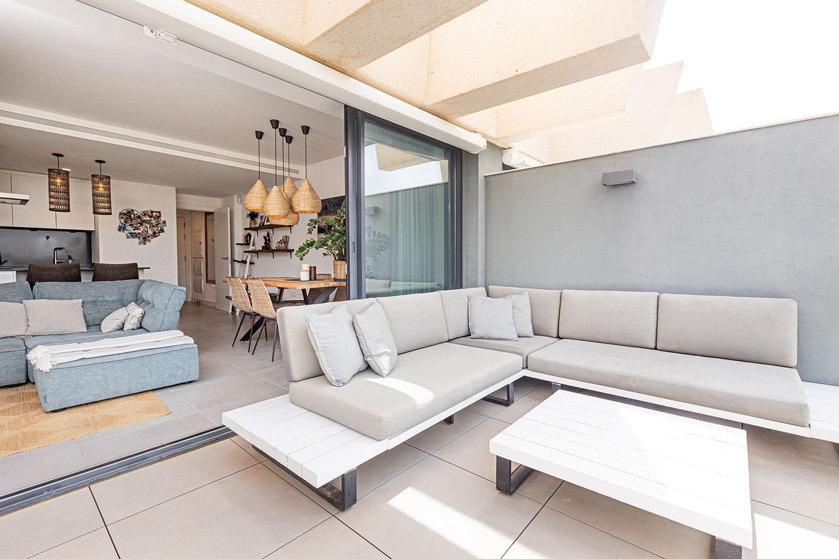 2 Bed Apartment for sale in Selwo Costa Del Sol, Málaga, Spain