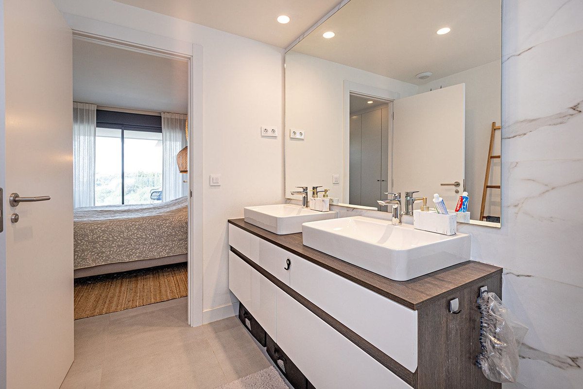 2 Bed Apartment for sale in Selwo Costa Del Sol, Málaga, Spain