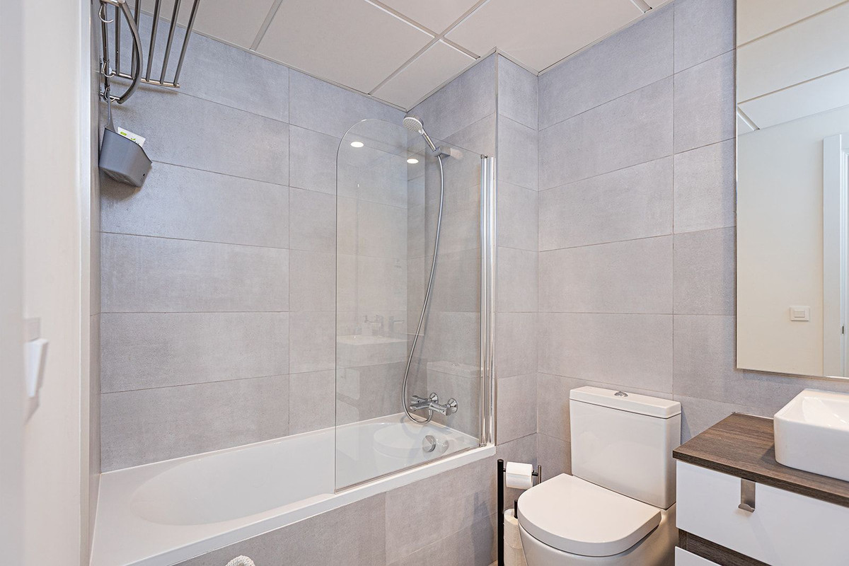 2 Bed Apartment for sale in Selwo Costa Del Sol, Málaga, Spain