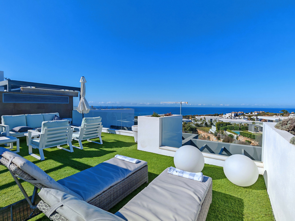 3 Bed Apartment for sale in Cabopino Costa Del Sol, Málaga, Spain