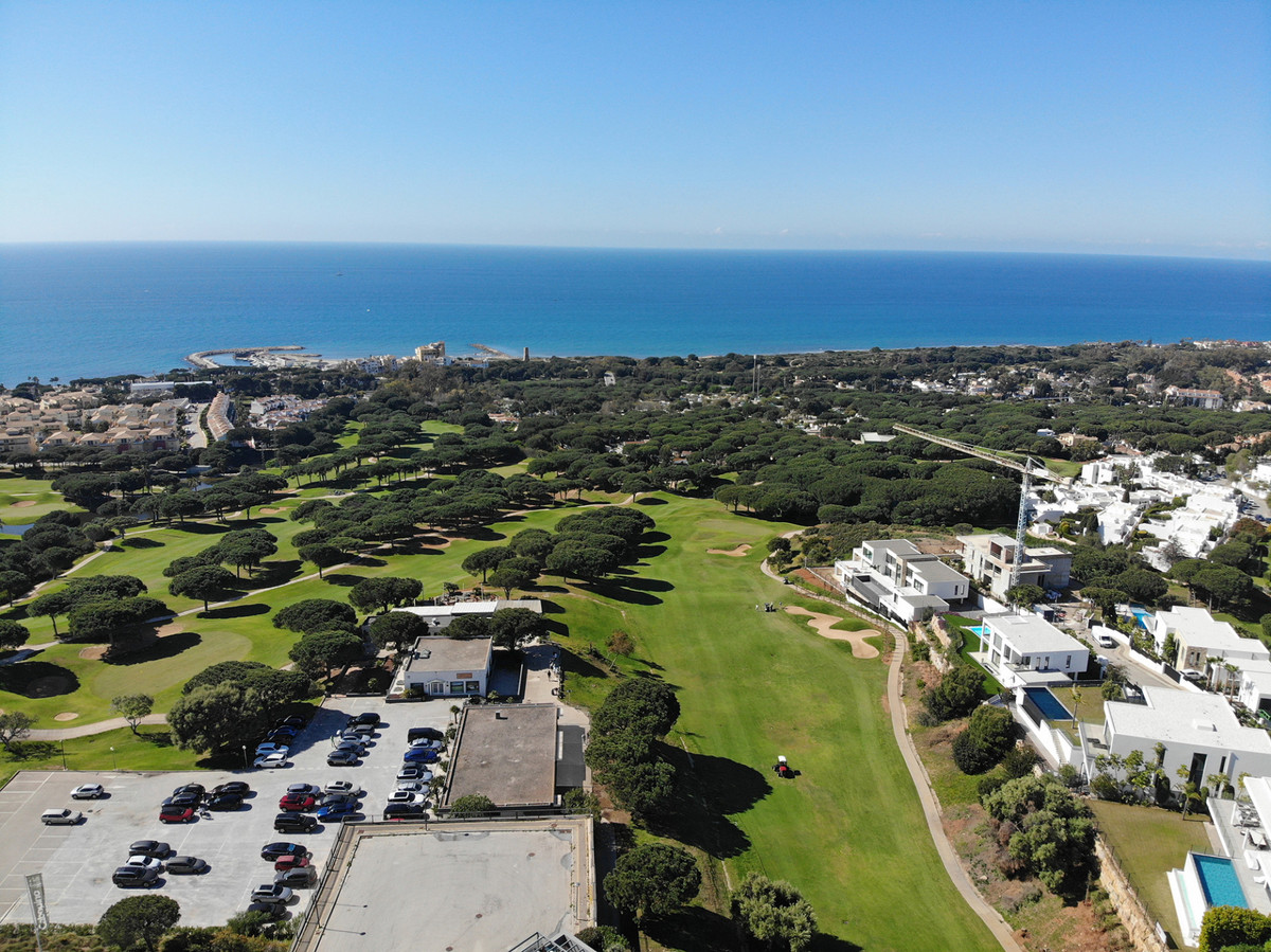 3 Bed Apartment for sale in Cabopino Costa Del Sol, Málaga, Spain