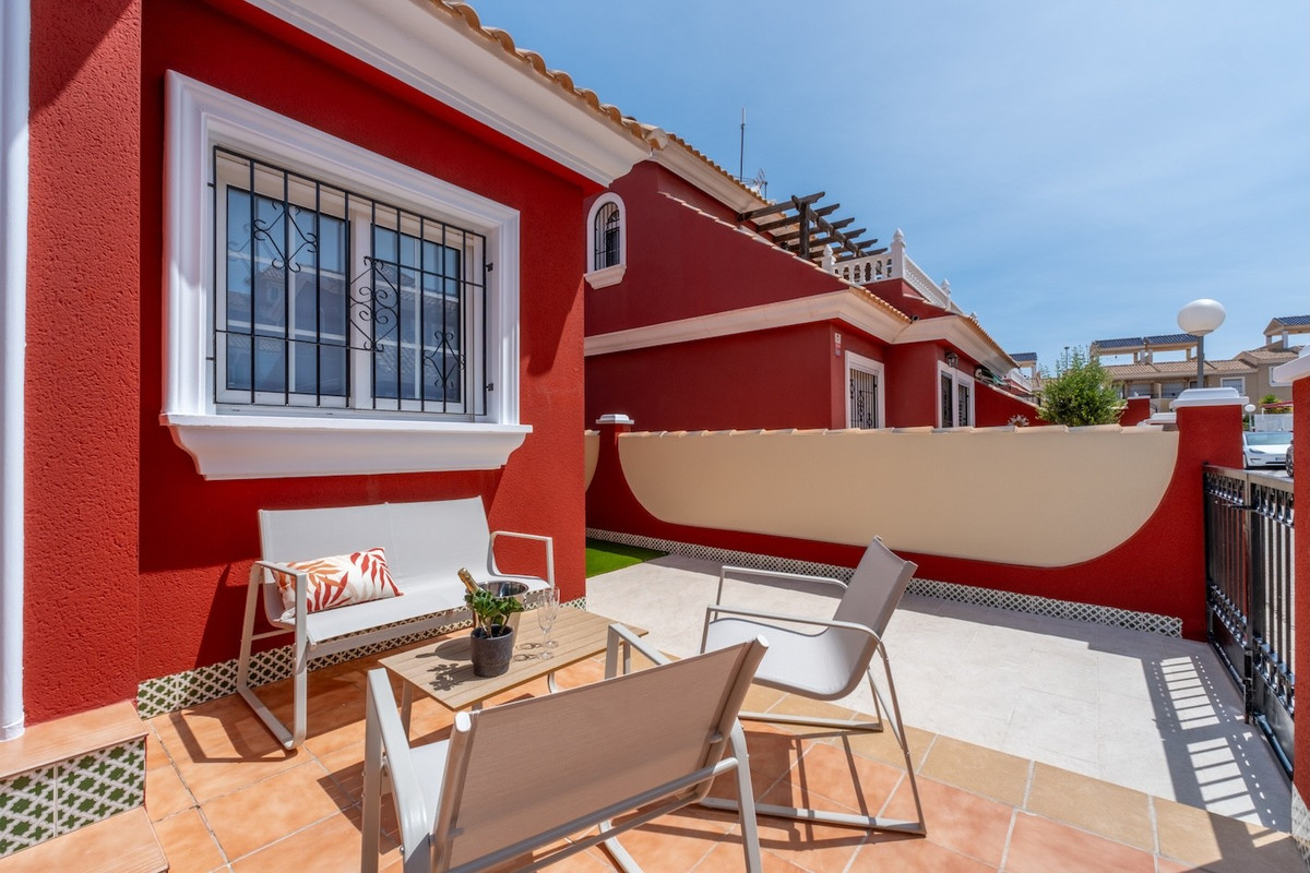 Se vende Villa - Chalet de 3 dormitorios en Costa Blanca, Alicante, España